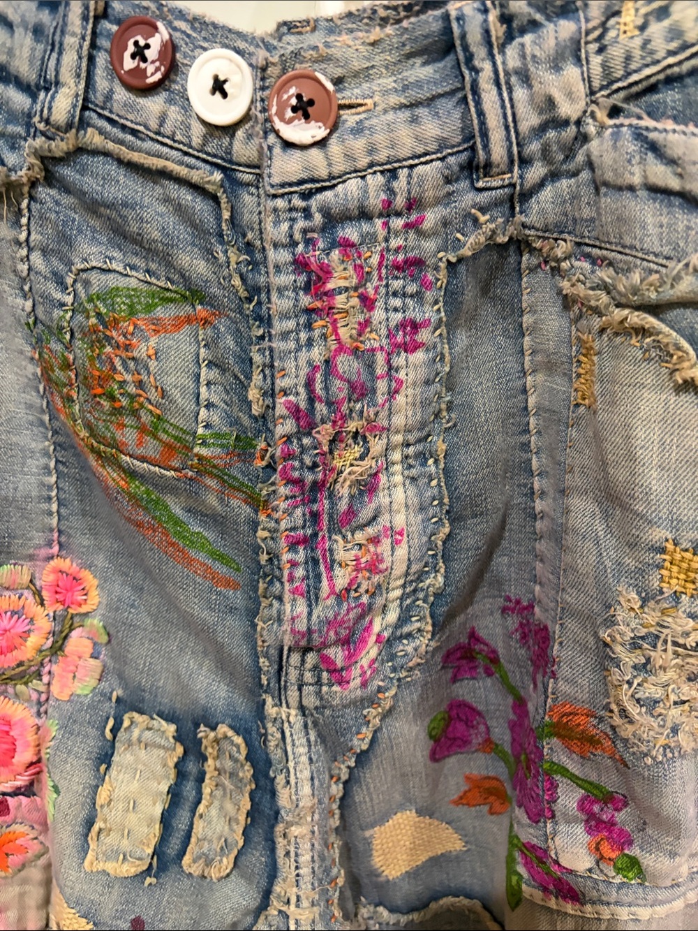 Magnolia Pearl Embroidered Denim Jeans with Floral and Other Cool Accents! NWT - Picture 3 of 9